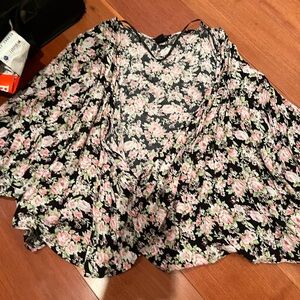 Floral black and roses kimono